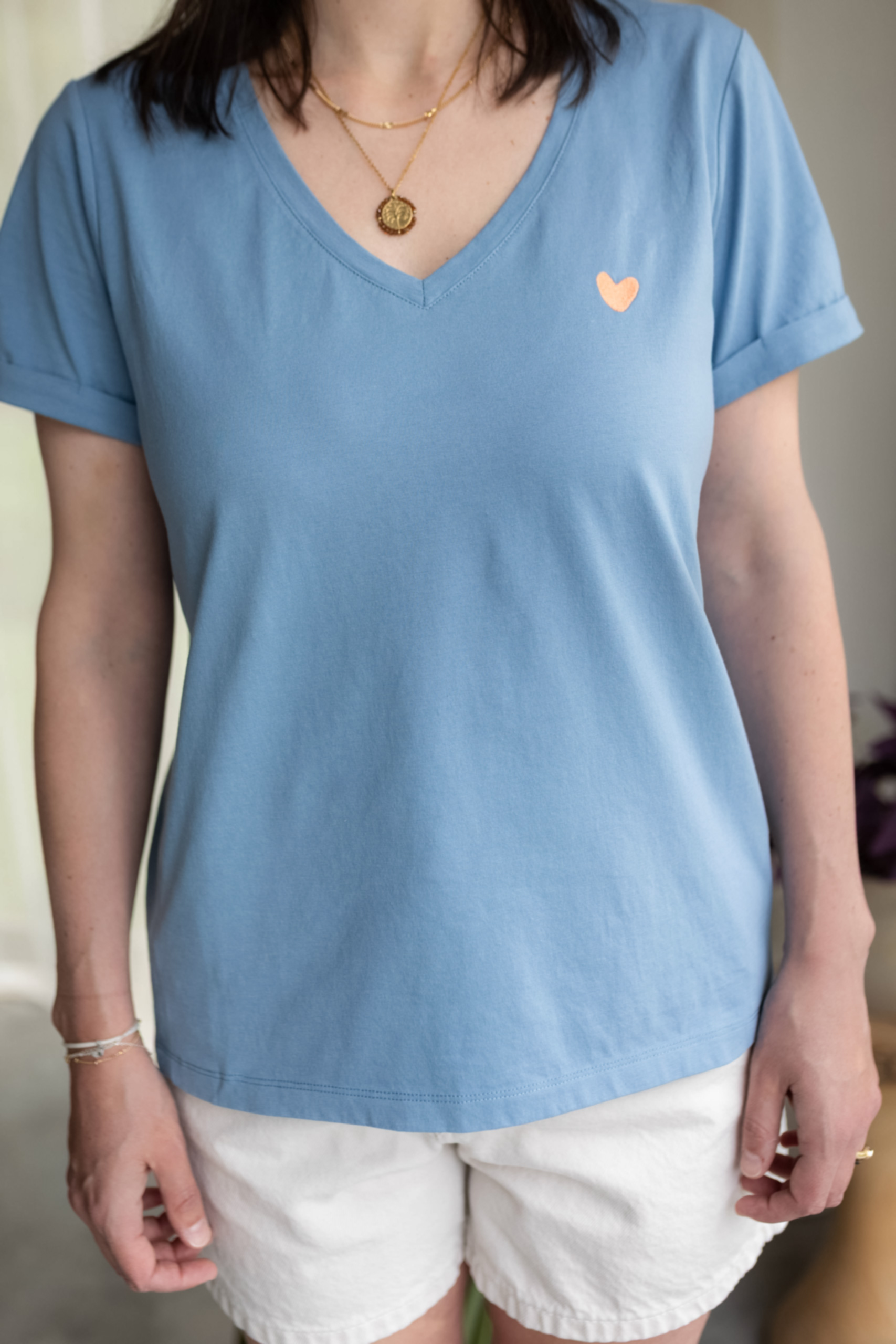 tee shirt allaitement bleu ciel beyond the sky atelier belette